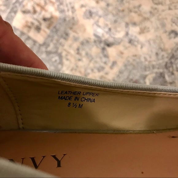 ‘Renvy’ silvery gray pair of ballerina - Picture 9 of 10